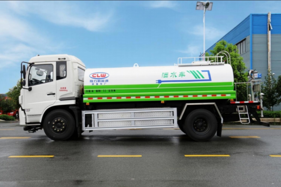 東風(fēng)天錦CL5182GSSBEV 型純電動(dòng)灑水車(chē)